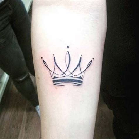 simple crown tattoo designs.